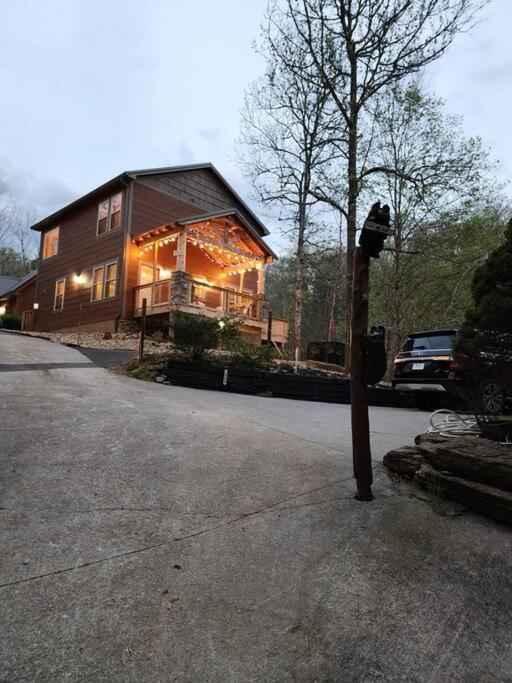 Dancing Bear Cabin- Relax & Enjoy! เซอเวียร์วีล ภายนอก รูปภาพ