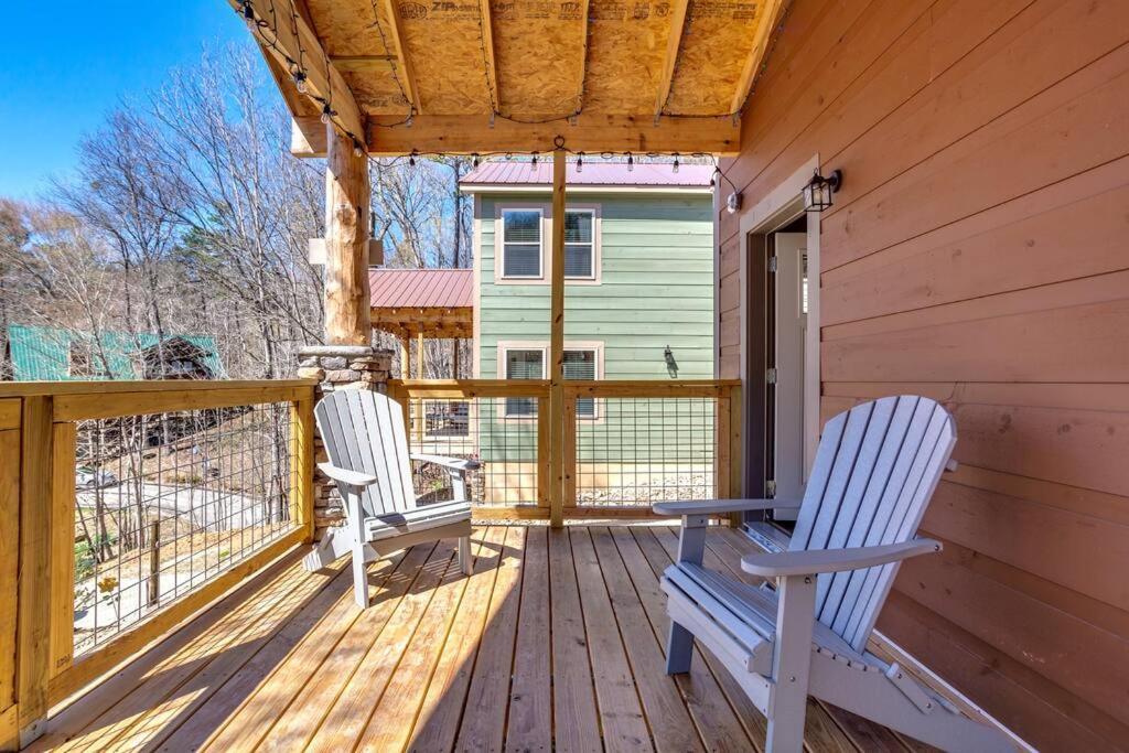Dancing Bear Cabin- Relax & Enjoy! เซอเวียร์วีล ภายนอก รูปภาพ