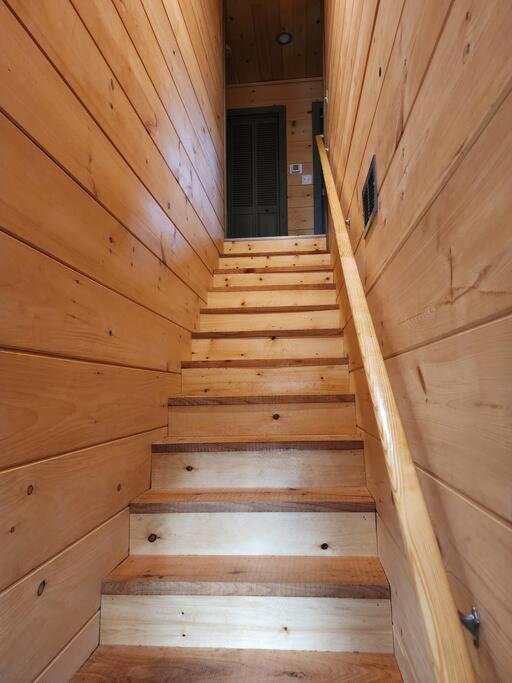 Dancing Bear Cabin- Relax & Enjoy! เซอเวียร์วีล ภายนอก รูปภาพ