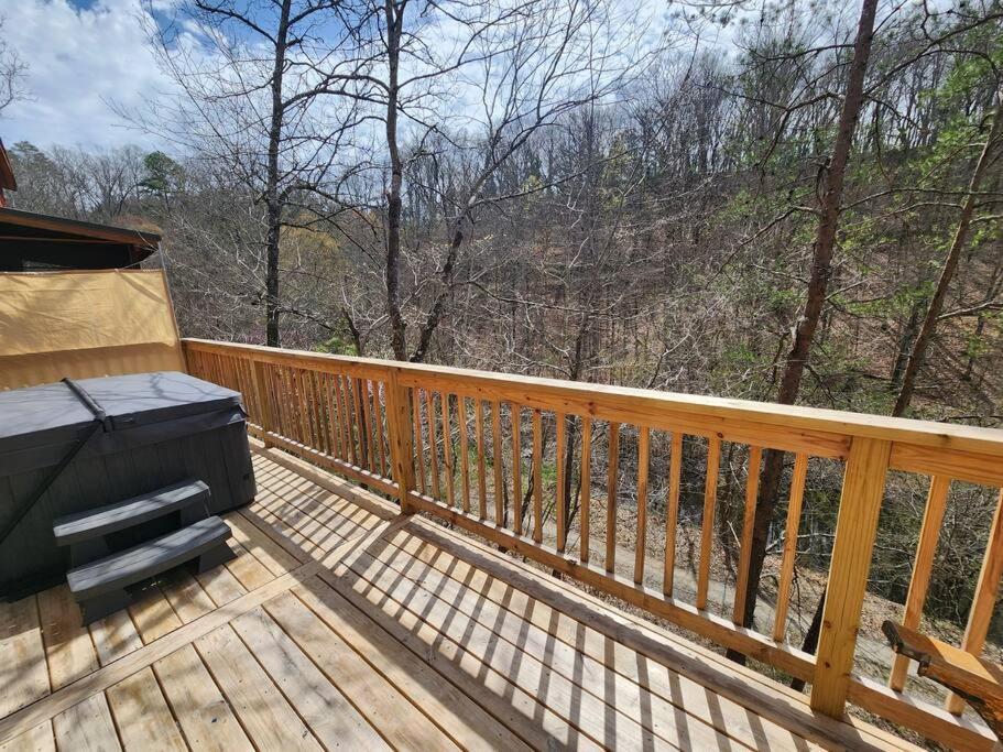 Dancing Bear Cabin- Relax & Enjoy! เซอเวียร์วีล ภายนอก รูปภาพ
