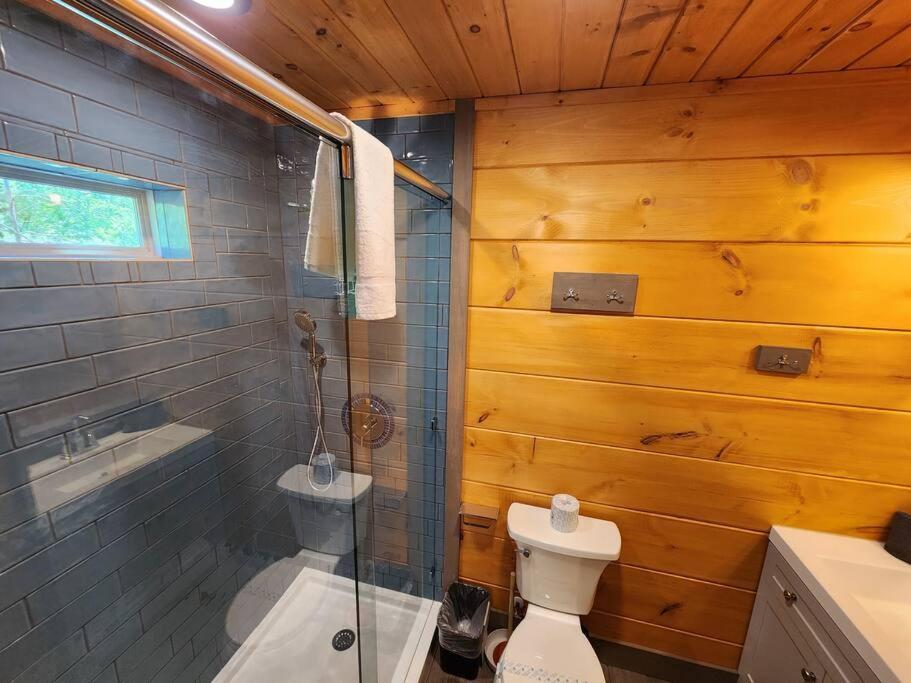 Dancing Bear Cabin- Relax & Enjoy! เซอเวียร์วีล ภายนอก รูปภาพ