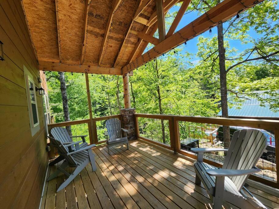 Dancing Bear Cabin- Relax & Enjoy! เซอเวียร์วีล ภายนอก รูปภาพ